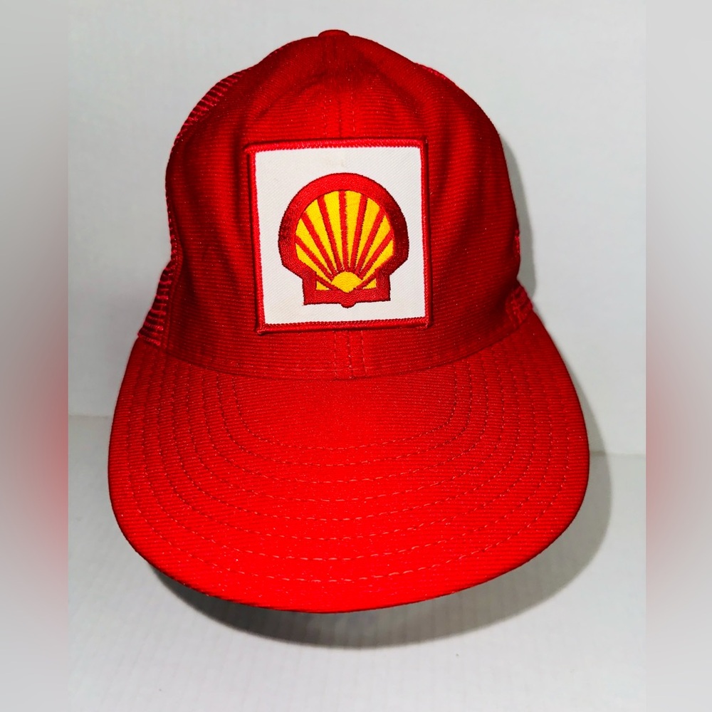 Vintage Shell Oil Company Red Cap Mesh Snackback Trucker Hat